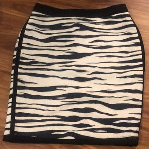 Fitted black and cream Ann Taylor skirt
